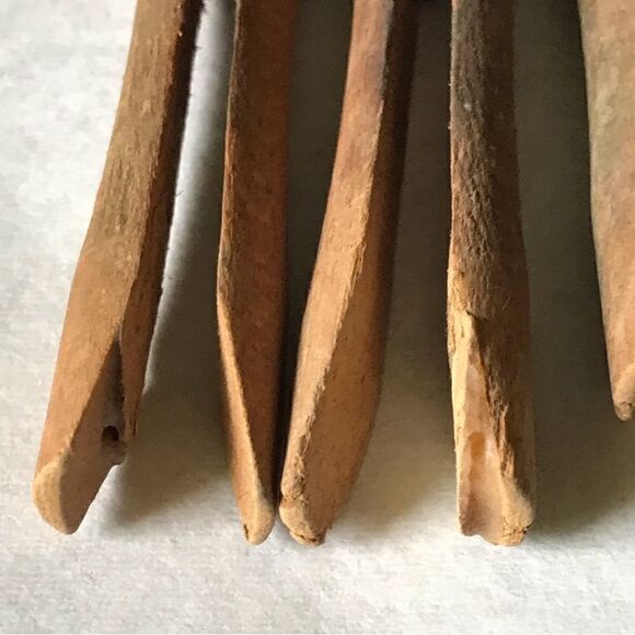 Vintage Weathered All Wood Round Top Push Clothespins (25) - Picture 13 of 16